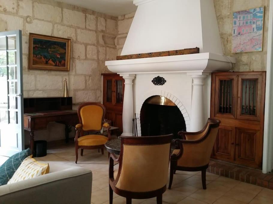 Maison Dans Un Mas Le Moulin Piot Bellegarde  Bagian luar foto